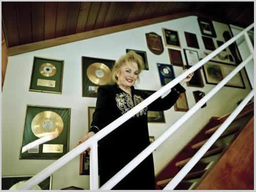 carol connors in homes of the rich and gated